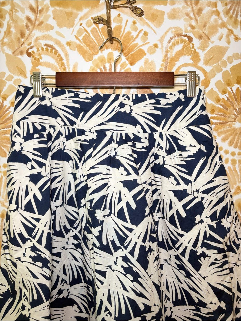 Ann Taylor Navy & White Tropical Palm Print A-Line Skirt | Summer Resort Coastal - Picture 6 of 9